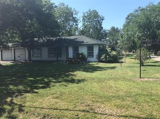 1014 Jones Rd, Highlands, TX 77562