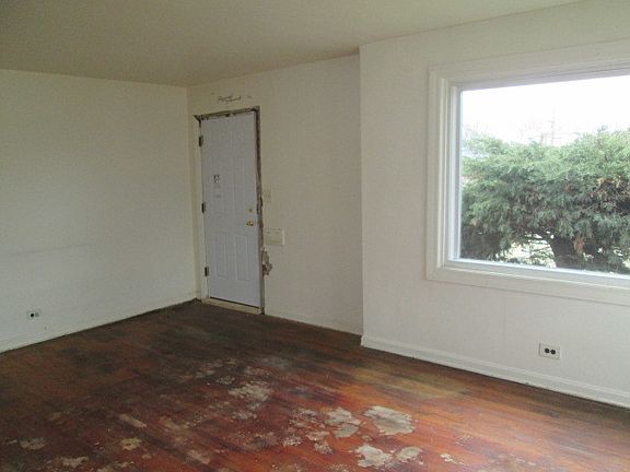 3rd image of 9925 W Fullerton Ave