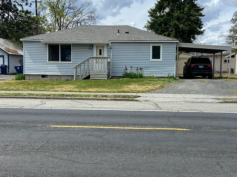 N Addison St — Photo 1
