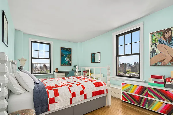 Sold by Compass | media 17