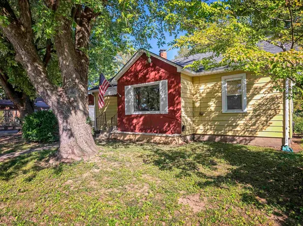 403 E Lincoln St, Pinckneyville, IL 62274