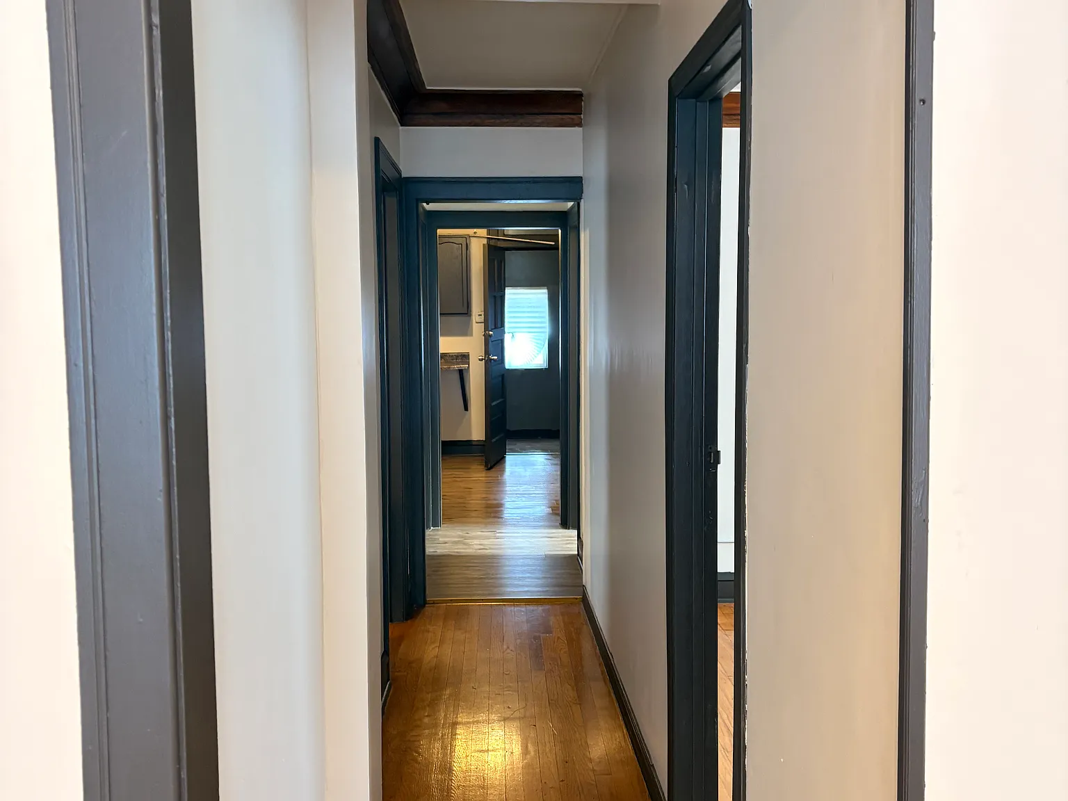 2 bed, 1100 sqft, $1,350 — Photo 2