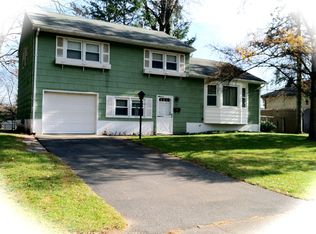 7 Redwood Rd, Saugerties, NY 12477