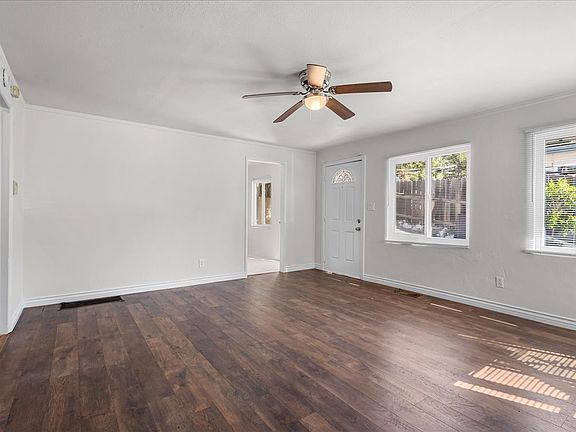 4th image of 3538 Curlew St #40