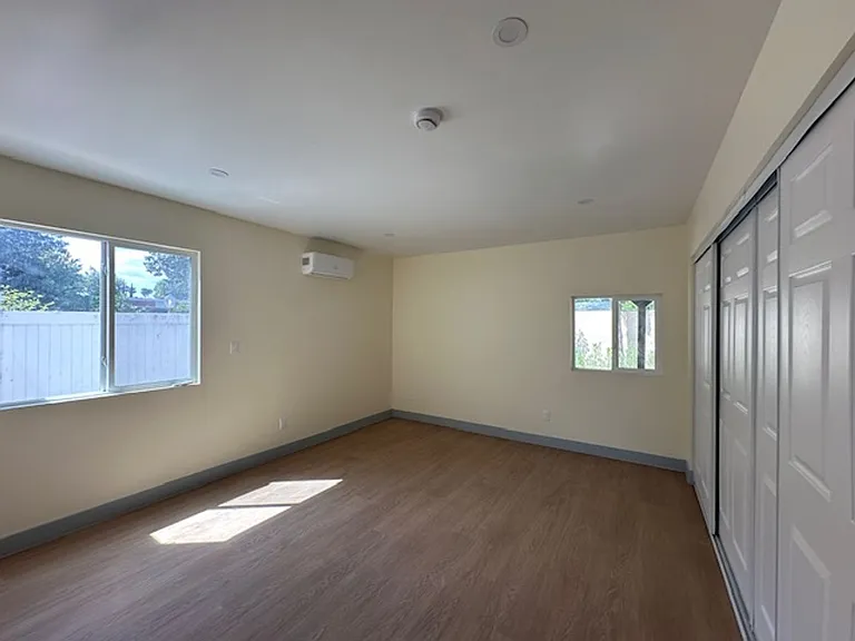7227 Forbes Ave — Photo 10
