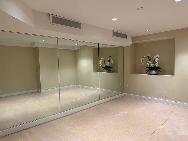200 Rector Pl #15D — Photo 17