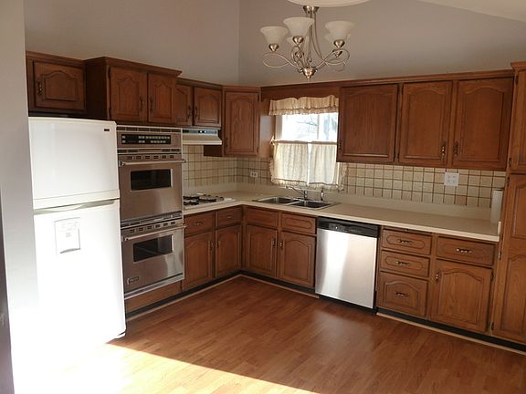 5th image of 617 W Sunset Ave