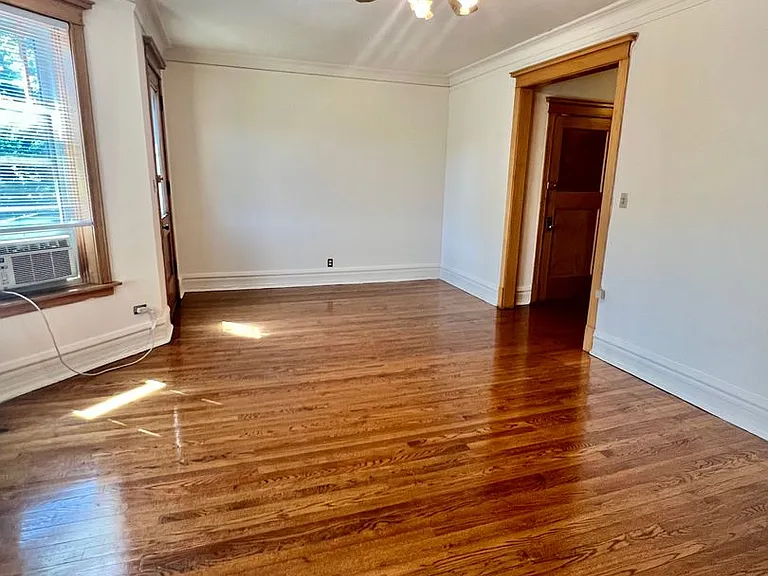 2920 N. Burling — Photo 4