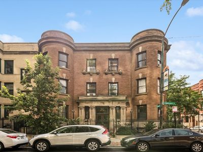 523 W Belmont Ave #2E, Chicago, IL, 60657