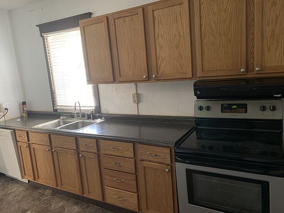 4th image of 702 E Green St APT 1