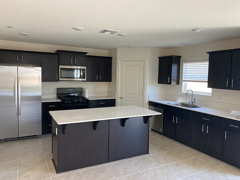 698 Keenan Ct — Photo 7