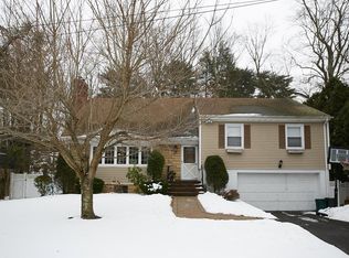 10 Kewanee Rd, New Rochelle, NY 10804