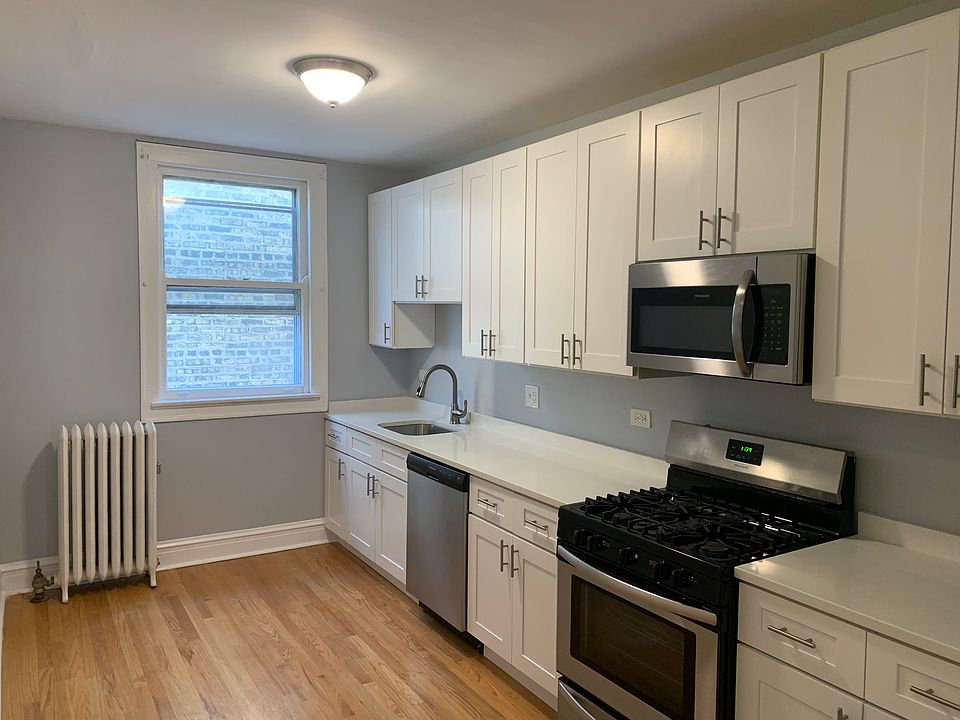 1st image of 3035 N Karlov Ave #2