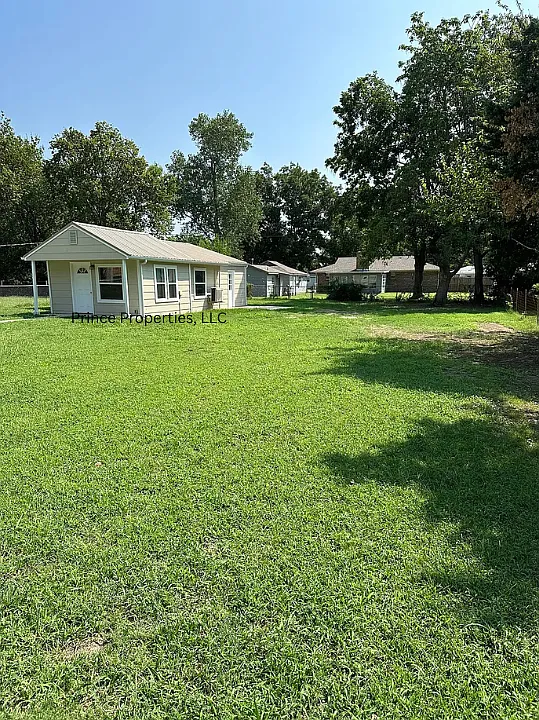 2 bed, 734 sqft, $850 — Photo 3