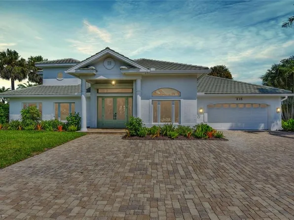 215 Mooring Line Dr, Naples, FL 34102