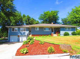 1024 3rd St, Garretson, SD 57030