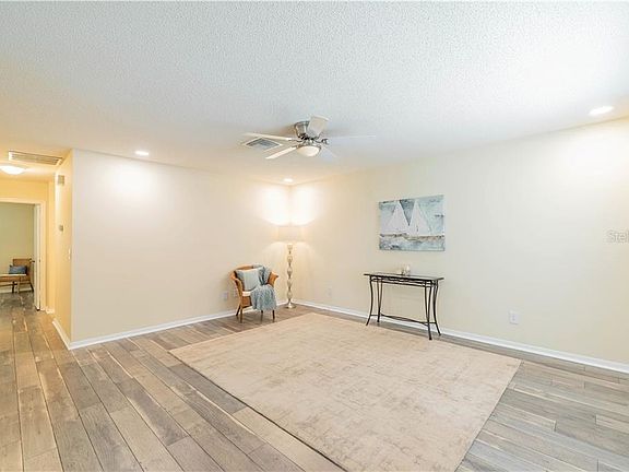 4th image of 1804 Fox Hunt Dr #A