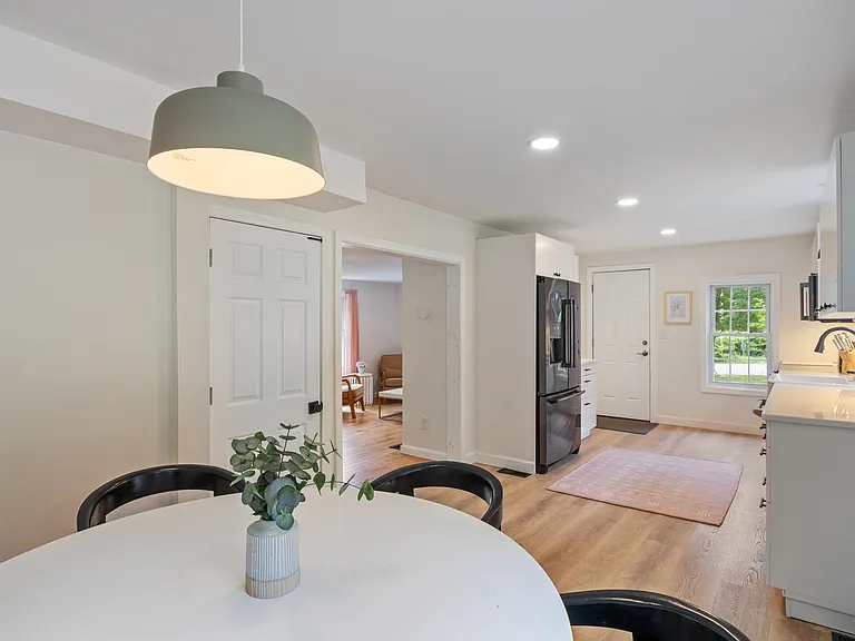 122 Alewive Rd — Photo 7