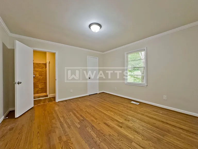 2324 3rd St NE — Photo 10