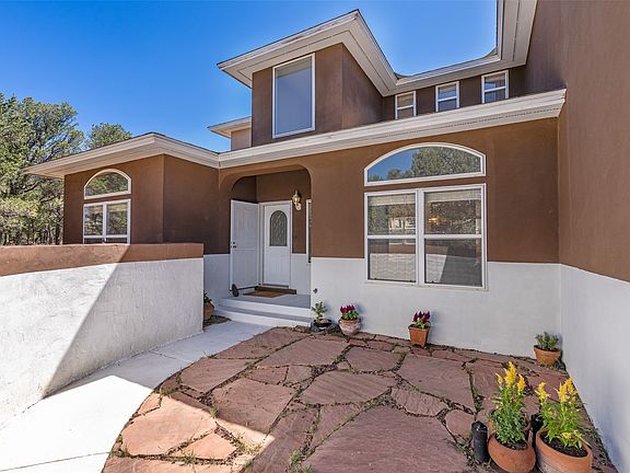 3rd image of 16 Coyote Ln