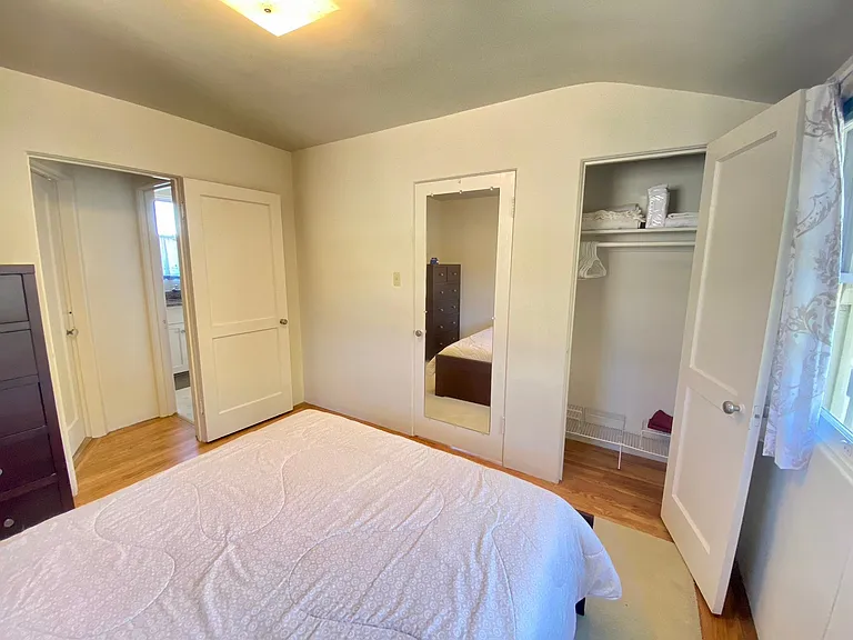 Bedroom (2 of 2)