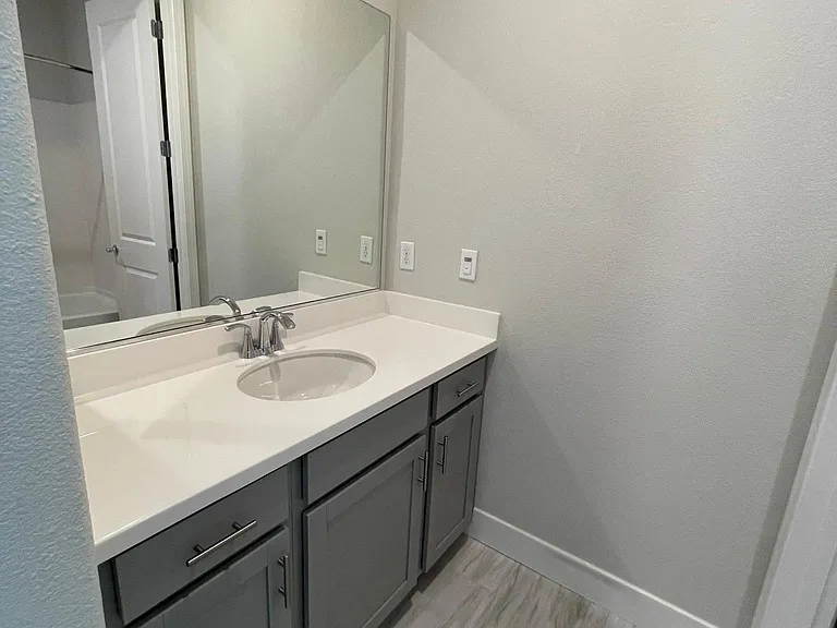 363 Pear Tree Ter #E — Photo 25