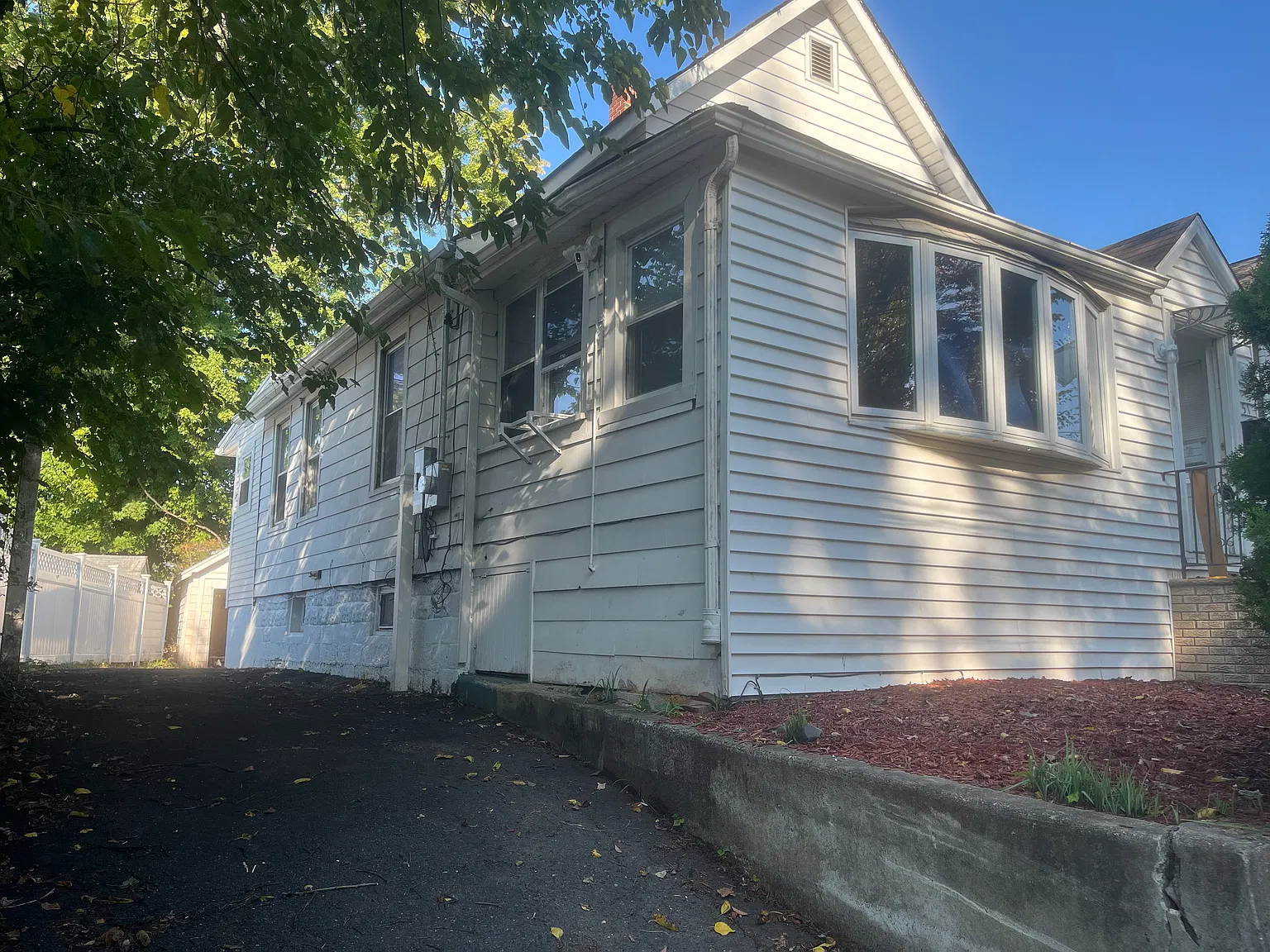 3 bed, $3,200 — Photo 1