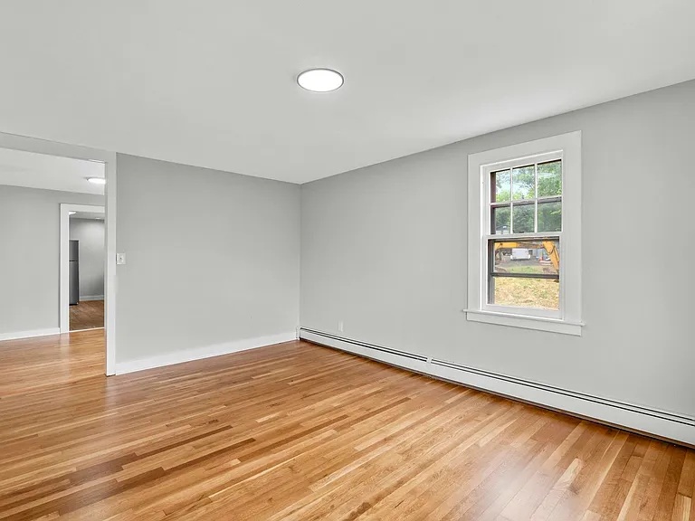 588 N Walnut St #3 — Photo 4