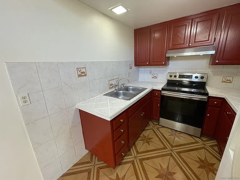 7055 Appian Dr #B — Photo 8