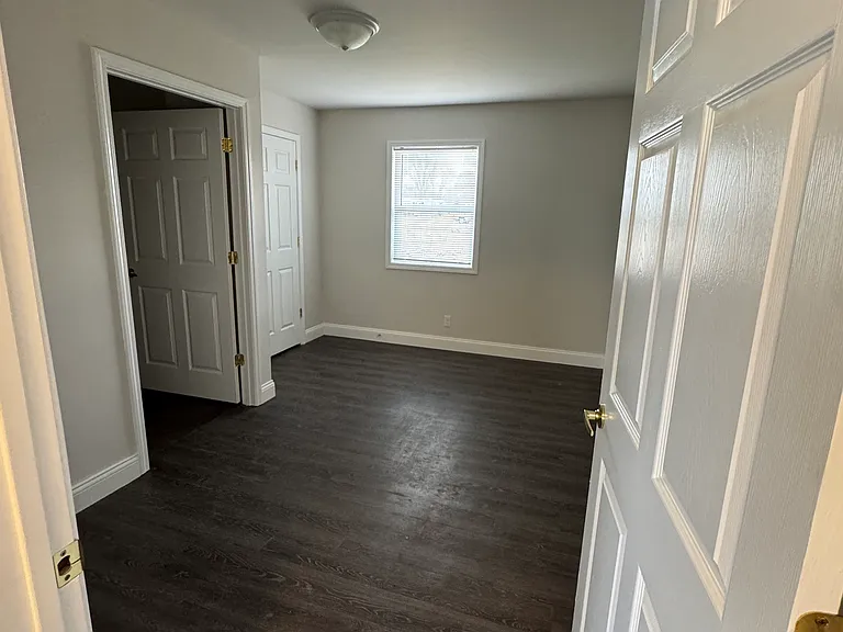 210 E Vincent Ct #230 — Photo 4