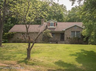 102 Old Orchard Rd, Carbondale, PA 18407