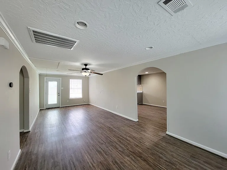 3416 Europa St — Photo 4