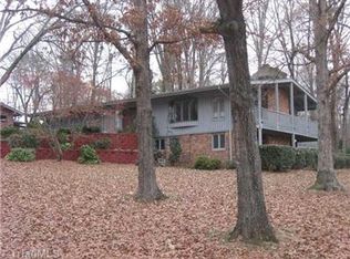 100 Buckeye Rd, Jamestown, NC 27282