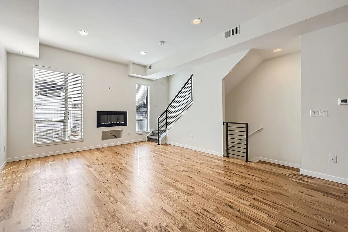 Building Photo - 2848 W 24th Ave #5