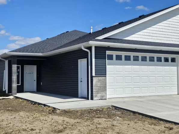 2518 34th Ave SE, Mandan, ND 58554