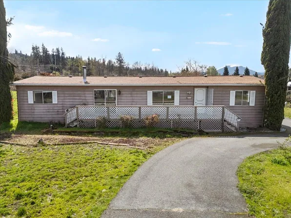 829 W Harbeck Rd, Grants Pass, OR 97527