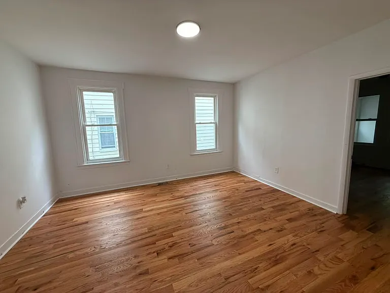 92 Cedar Ave #1 — Photo 3