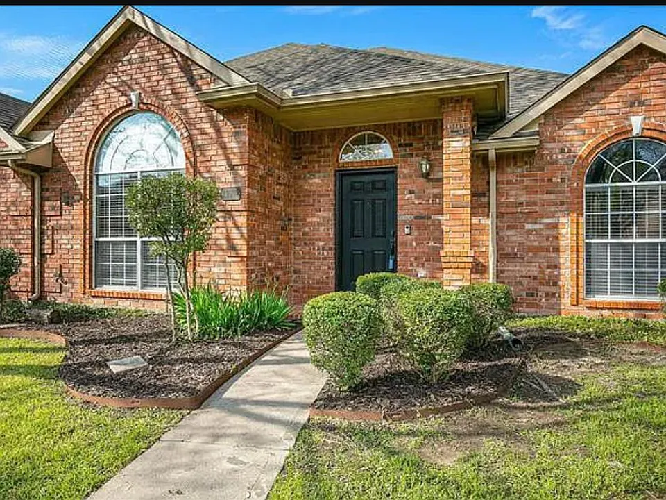 11012 Alexandria Dr