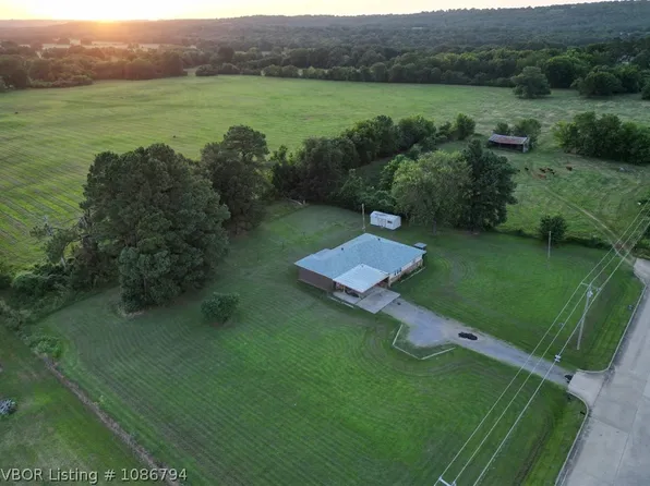 600 N Paw Paw Rd, Roland, OK 74954