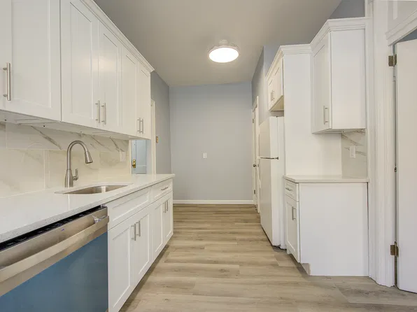68-08 79th St Floor 2, Middle Village, NY 11379