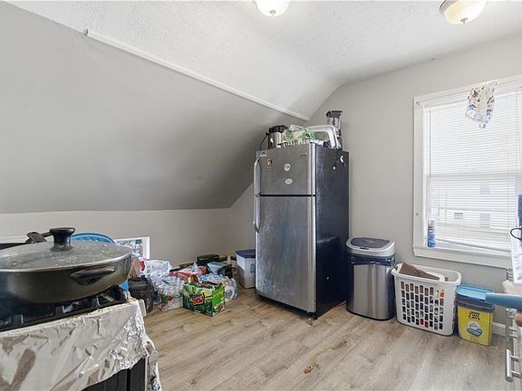 3rd image of 85 Hendricks St