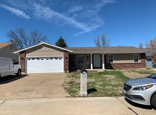 725 N Yosemite Ct, Saint Peters, MO