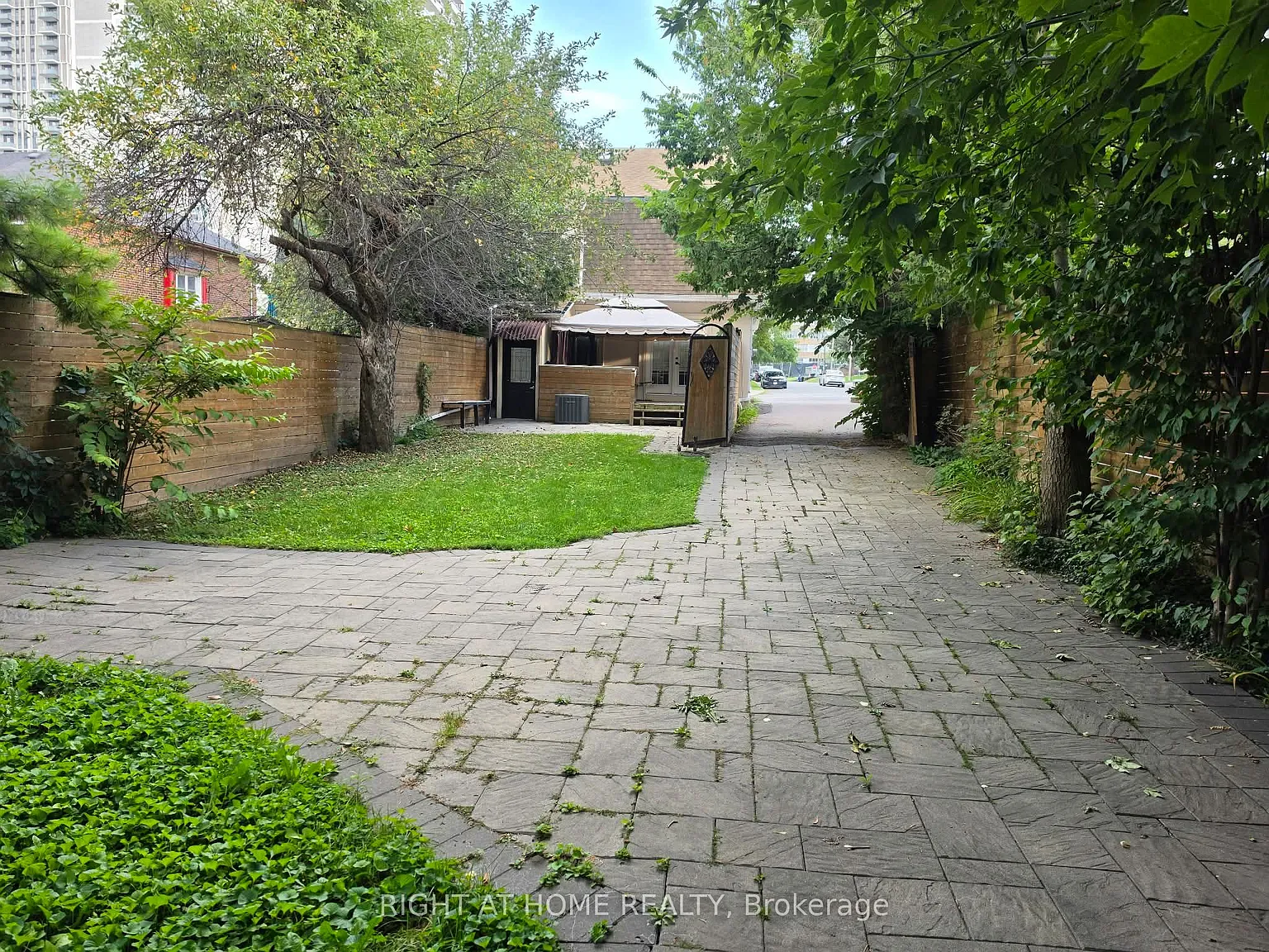 4 bed, $5,900 — Photo 4