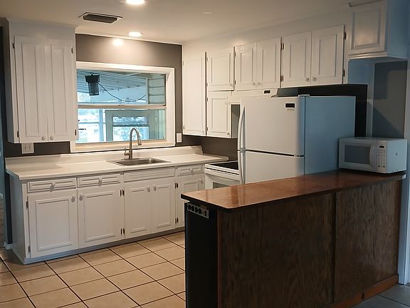 3rd image of 125 Maryland Ave