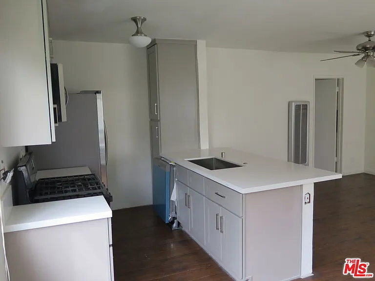 12492 Gilmore Ave #4 — Photo 7