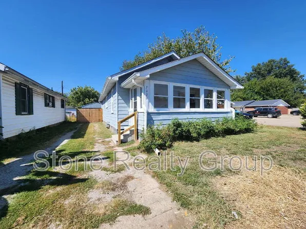 2002 N 25th St, Terre Haute, IN 47804