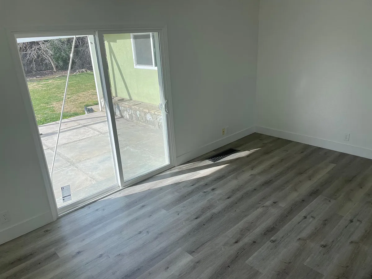 Building Photo - 5655 N Millbrook Ave