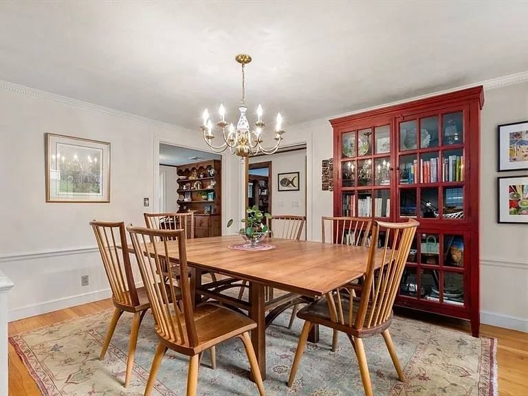 11 Nantucket Rd — Photo 8