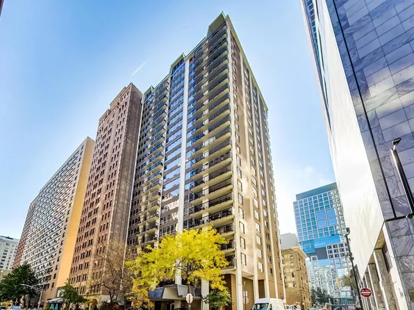 201 E Chestnut St APT 19F, Chicago, IL 60611