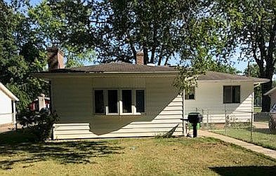 Fenced in Backyard & Grill